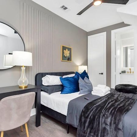 The Suite Spot! Downtown Skyline Views! Sleeps 12 Houston Buitenkant foto