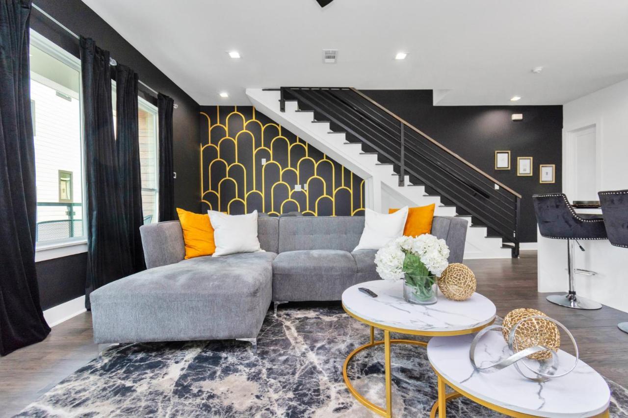 The Suite Spot! Downtown Skyline Views! Sleeps 12 Houston Buitenkant foto