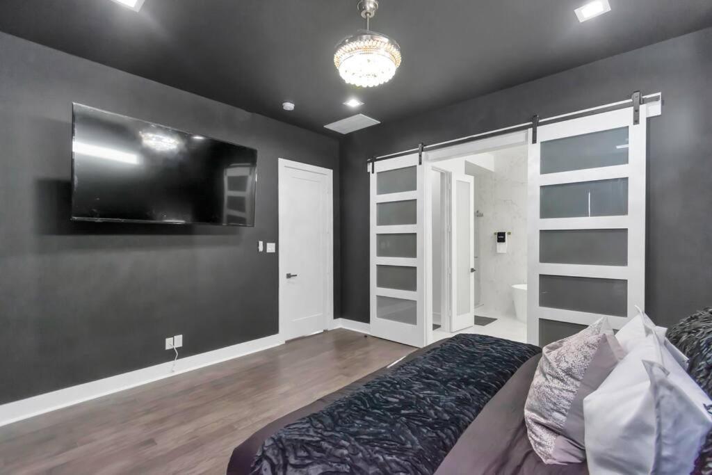 The Suite Spot! Downtown Skyline Views! Sleeps 12 Houston Buitenkant foto