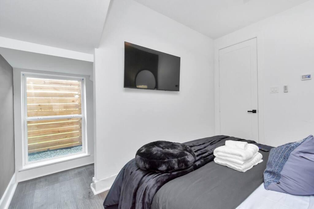 The Suite Spot! Downtown Skyline Views! Sleeps 12 Houston Buitenkant foto